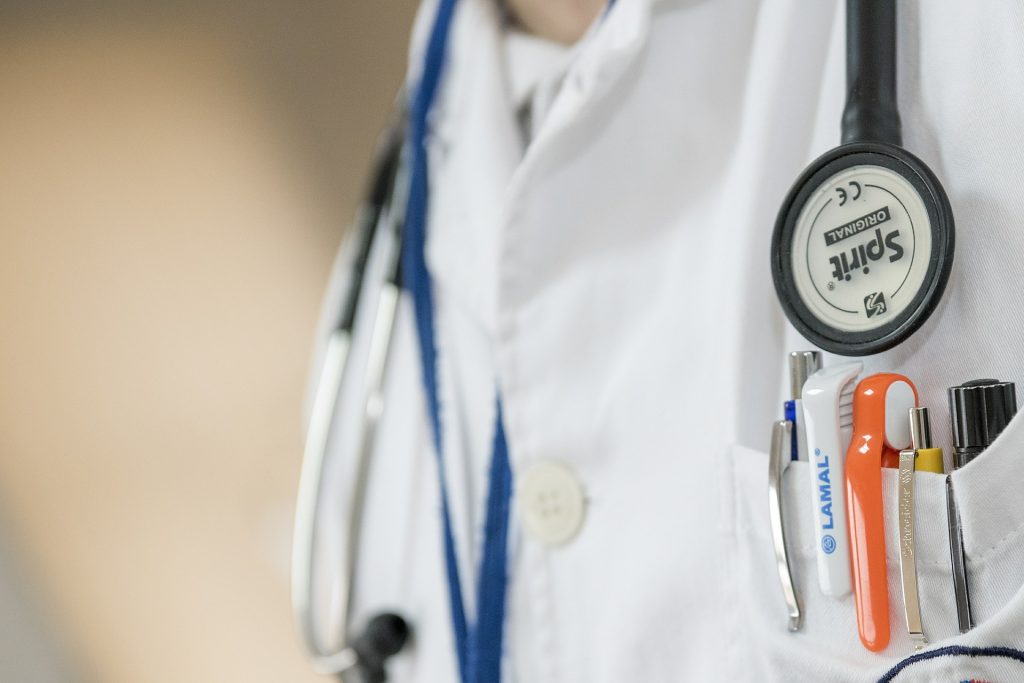 Devenir médecin urgentiste : missions, salaire, formation